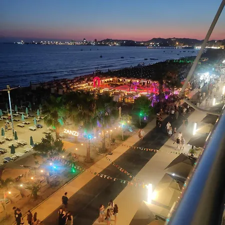 Apartament Blue Royal Sea View, Balcony & Beachfront Durrës